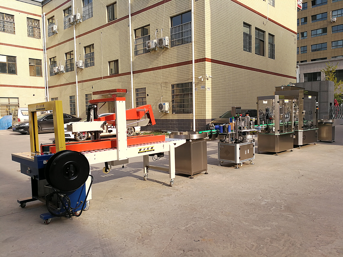 貴陽12頭液體灌裝生產線