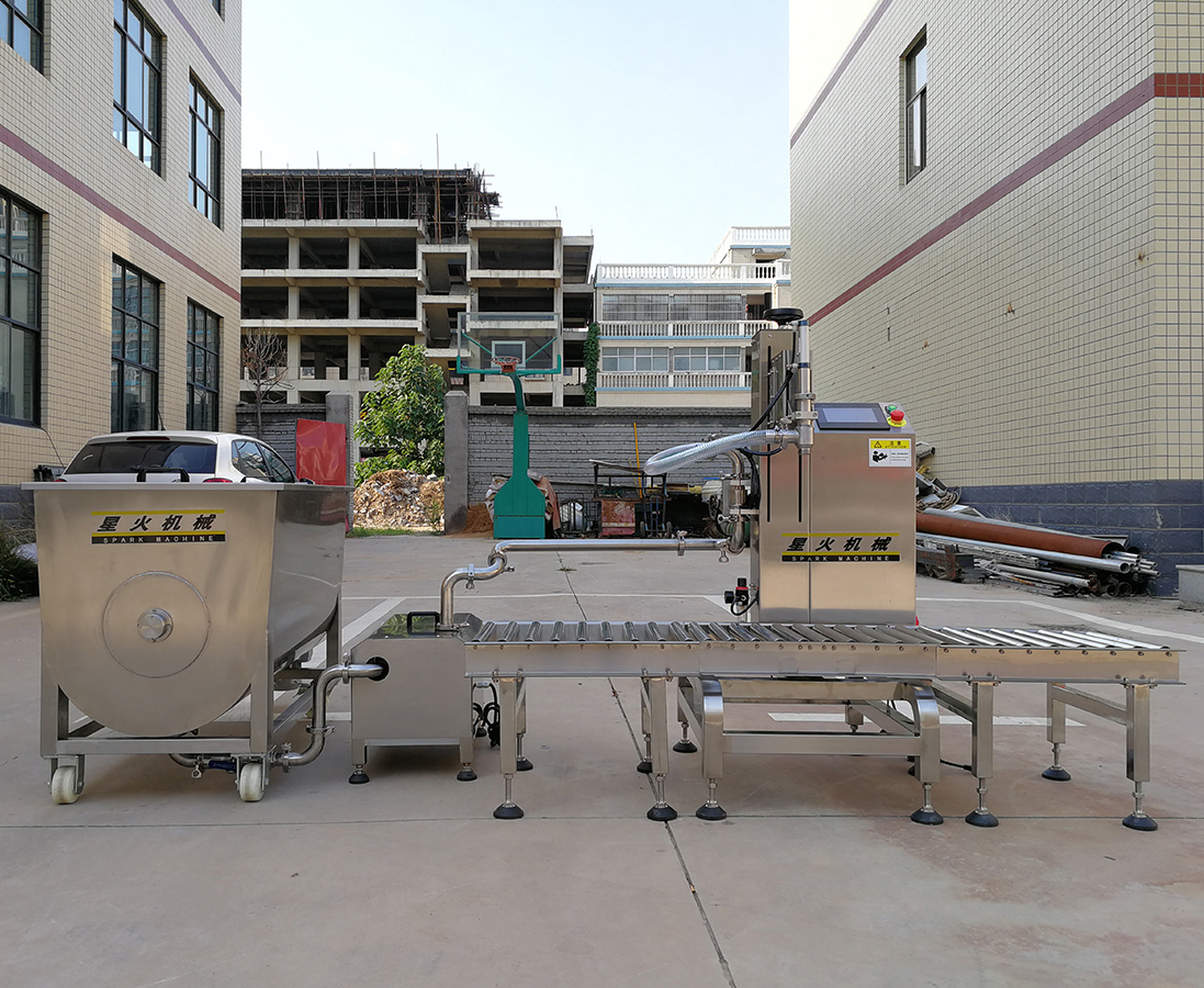 單頭稱(chēng)重醬料灌裝機(jī)